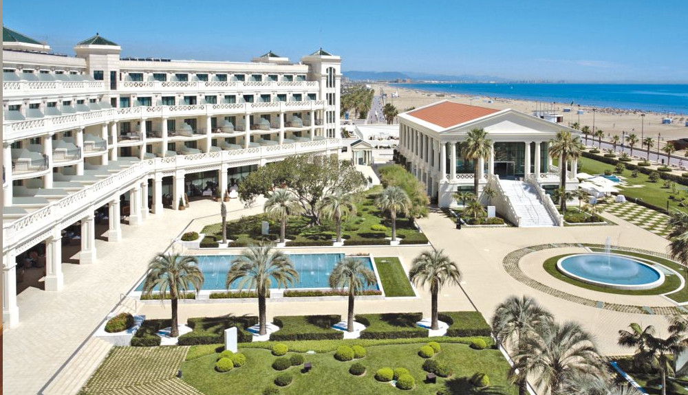 Las Arenas Balneario Resort